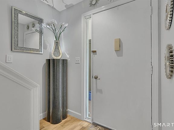 3rd image of 6 McKenna Drive