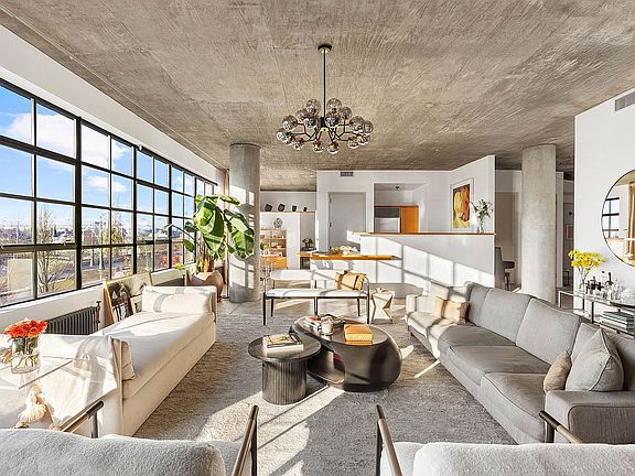 5th image of 495 West St APT 3