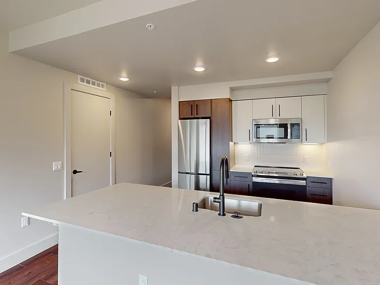Capitol Hilltop Apartments — Photo 45