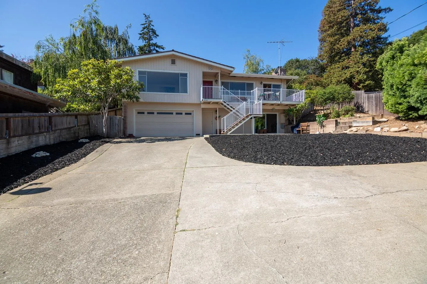2316 Wooster Ave photo 1