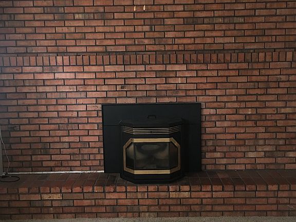 5th image of 122 Halifax Ave