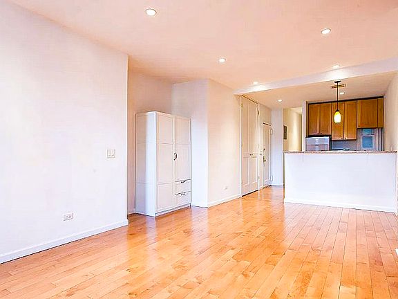 4th image of 522 E 85th St APT 5E