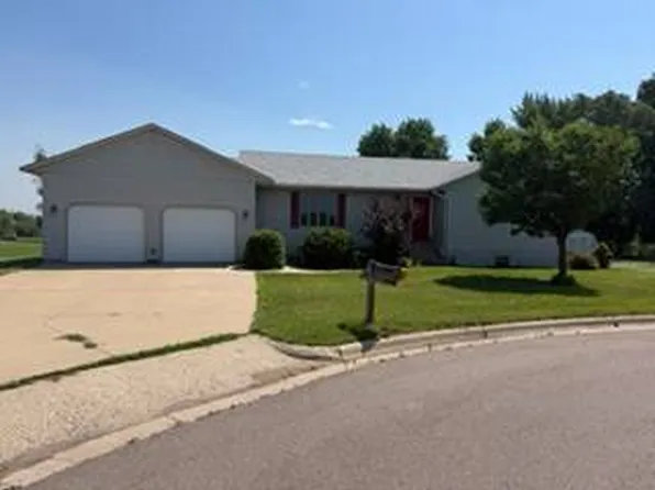 220 Westridge Dr, Jackson, MN 56143
