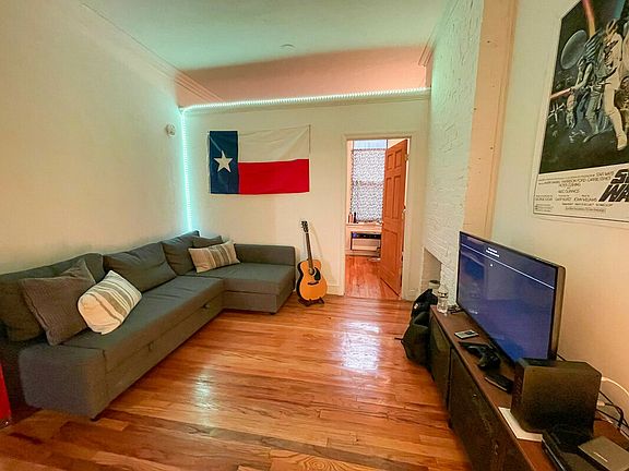 2nd image of 105 Christopher St APT 1C