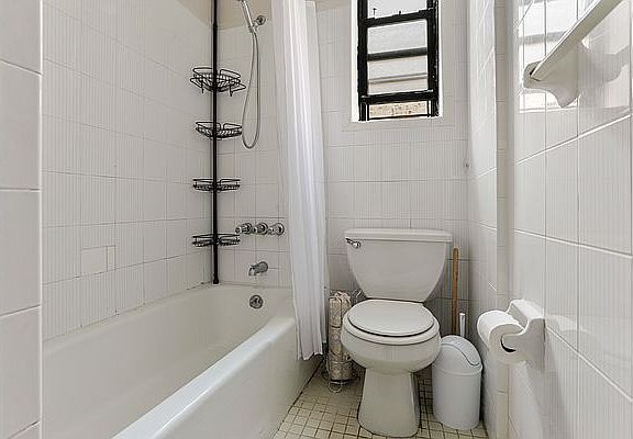 5th image of 211 W 109th St APT 6c