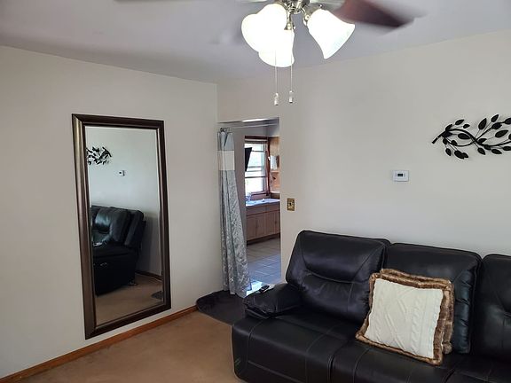 4th image of 1567 Bedford St #2A