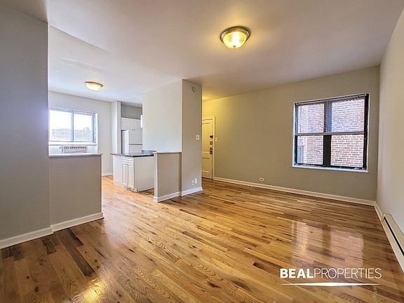 3rd image of 3722.5 N Pine Grove Ave #3722X-2