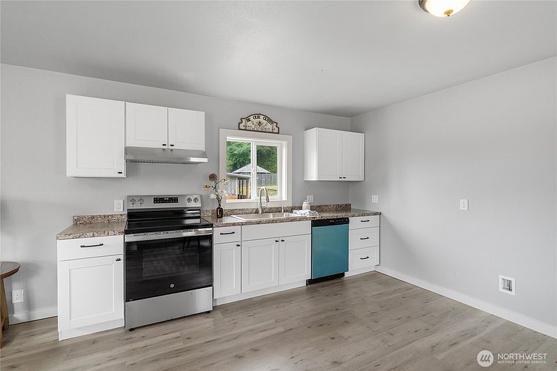 5th image of 2613 Queets Avenue