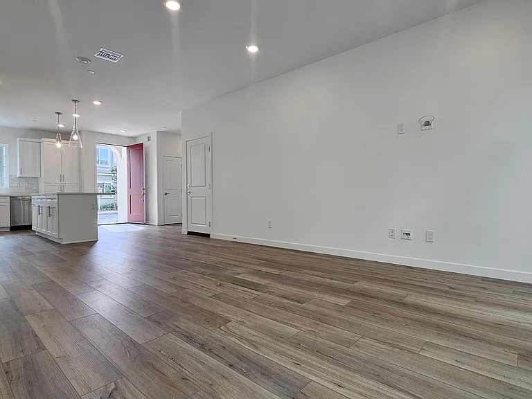 415 Willow Run Ln — Photo 13