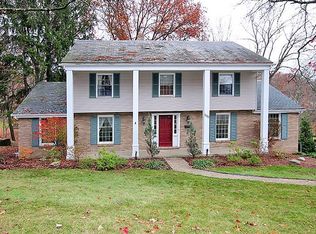 800 Flint Ridge Rd, Pittsburgh, PA 15243