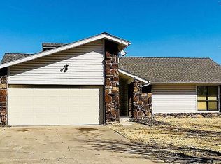 313 S 28th St, Broken Arrow, OK 74014