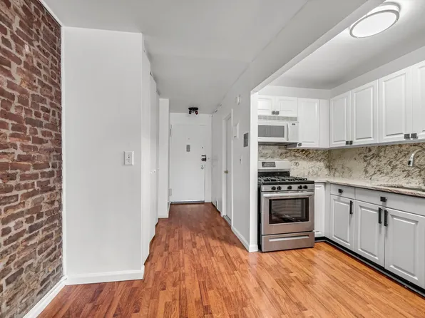 77 Bleecker Street image 3 of 27