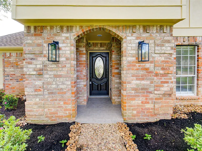 9115 Taidswood Dr — Photo 4