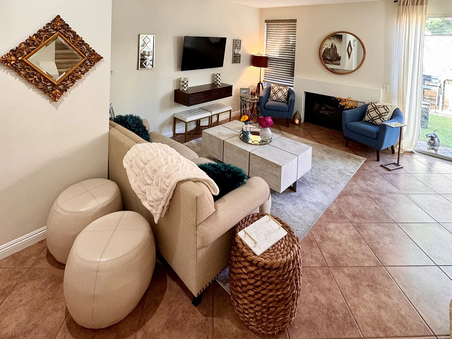 2 bed, 2.5 bath, 1304 sqft, $3,700 — Photo 2