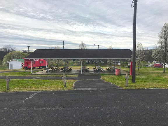 2nd image of 1039 Volunteer St