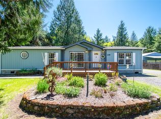 209 Riverview Dr, Castle Rock, WA 98611