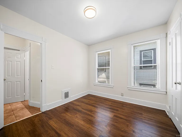 215 Woodlawn Ter #2 — Photo 6