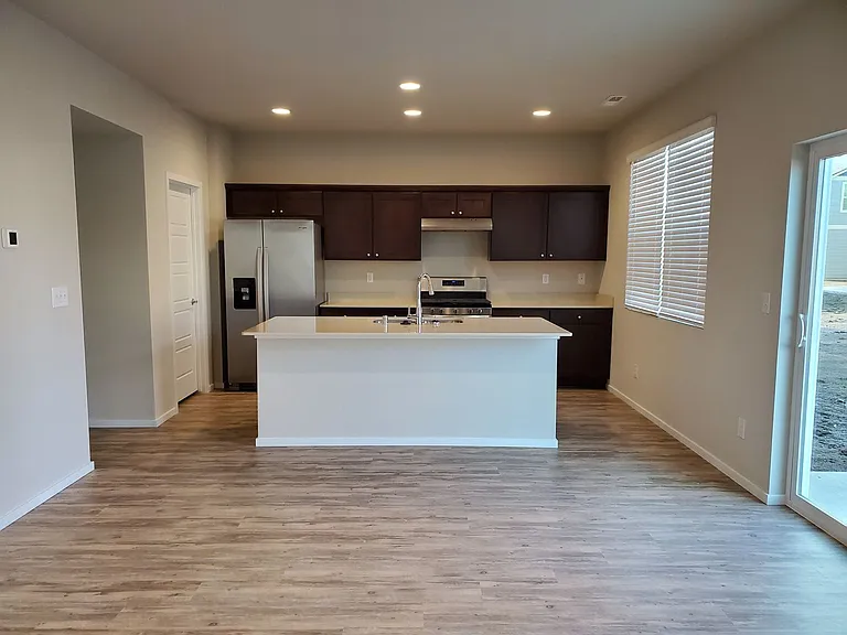 7922 S Fruitvale Ln — Photo 2