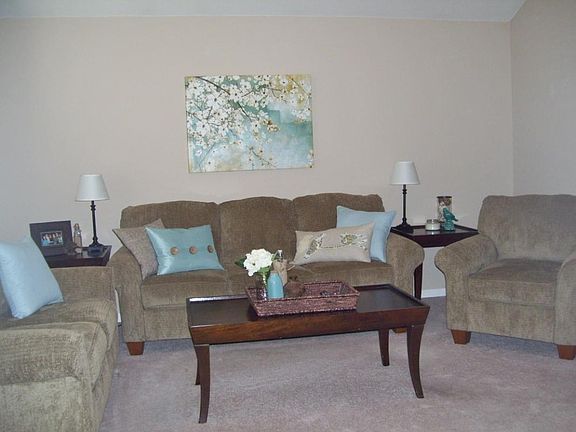 2nd image of 3019 Asbury Cir