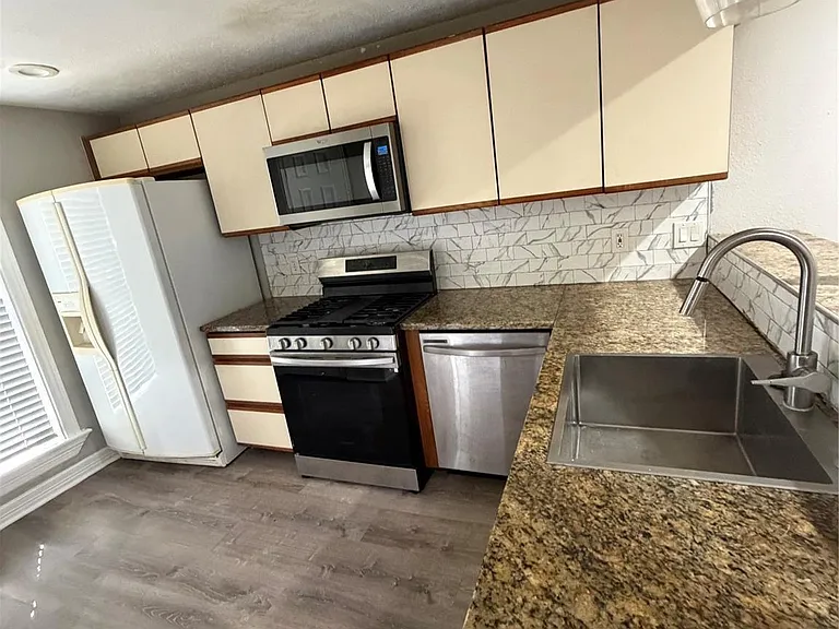 2810 Grants Lake Blvd #1005 — Photo 8