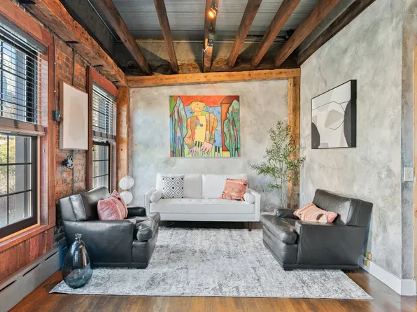 463 West 47th Street image 2 of 27