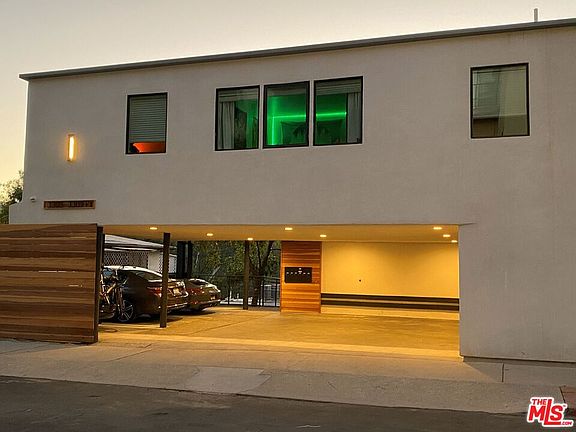 2nd image of 3305 Primera Ave