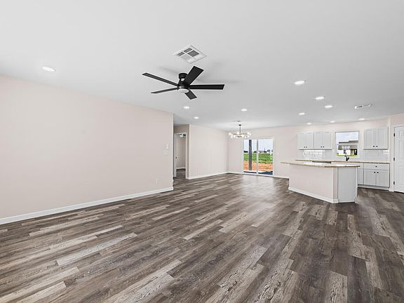 5th image of 318 Private Road 320p