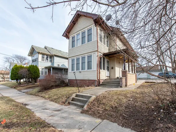 515 2nd St #2, Waukegan, IL 60085