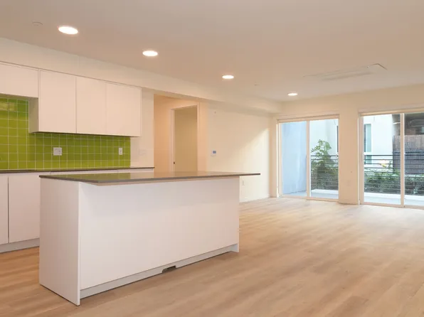 Brand New Luxury Homes! W/D, Balcony & Parking!