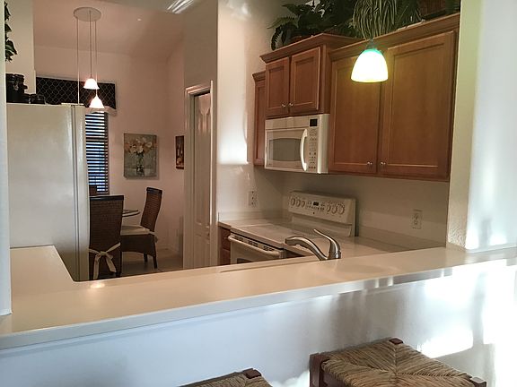 2nd image of 1011 Fairwaycove Ln Unit 204