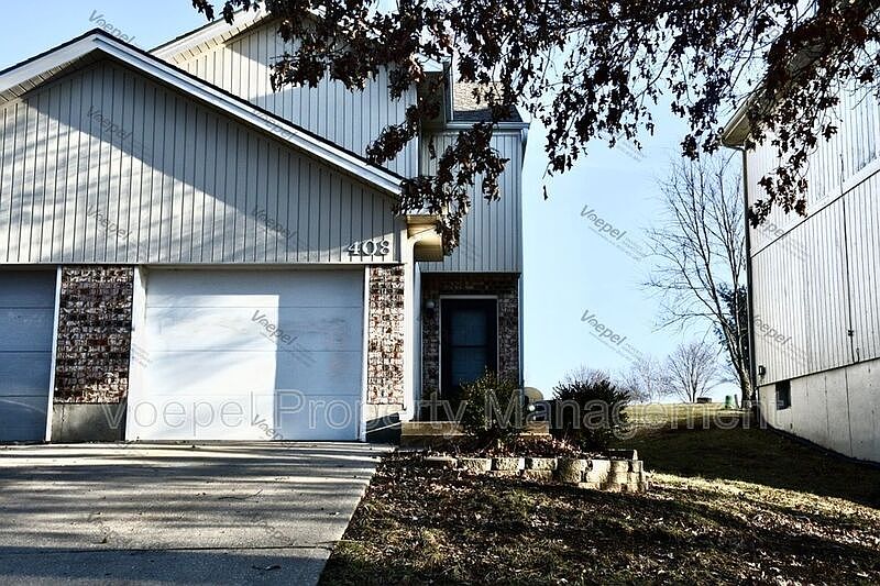1st image of 408 NE Highland Ln