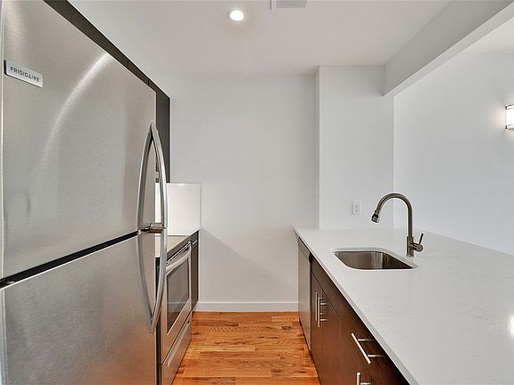 4th image of 15 Somers St #3B