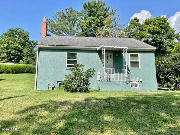 120 Wordsworth Ave, Altoona, PA 16602