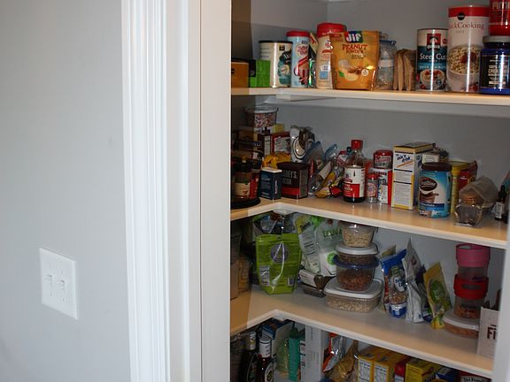 Kitchen pantry