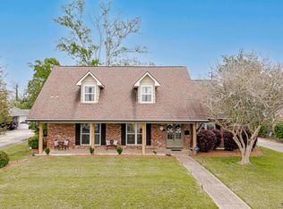 1343 Ashbourne Dr, Baton Rouge, LA 70815