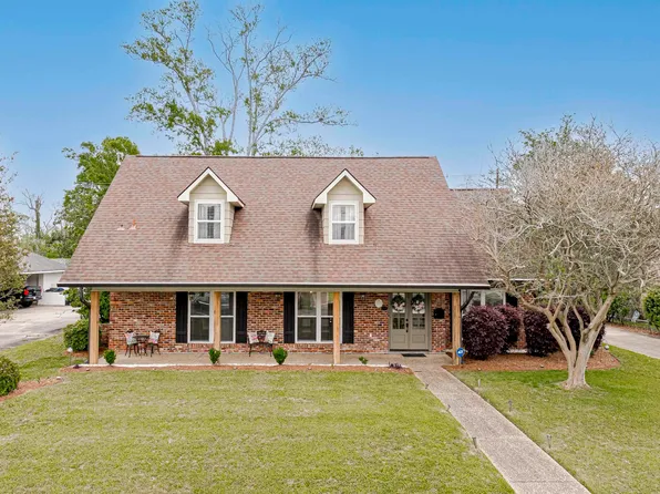 1343 Ashbourne Dr, Baton Rouge, LA 70815