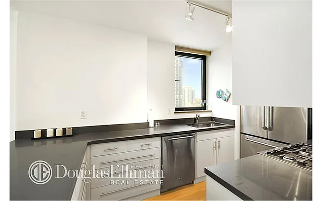 Rented by Douglas Elliman | media 17