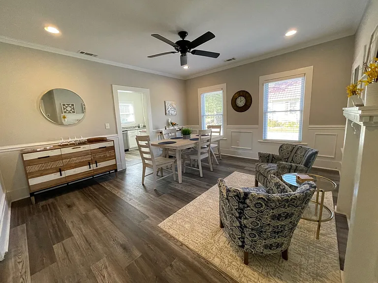 313 N Maple St — Photo 22