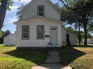 221 Benzel Ave SW, Madelia, MN 56062