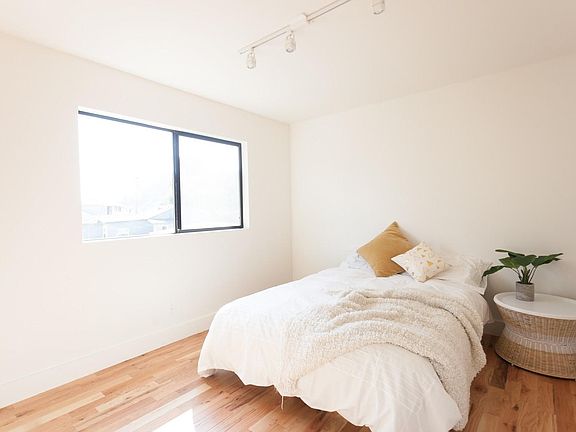 3rd image of 2618 W Avenue 31 APT 5