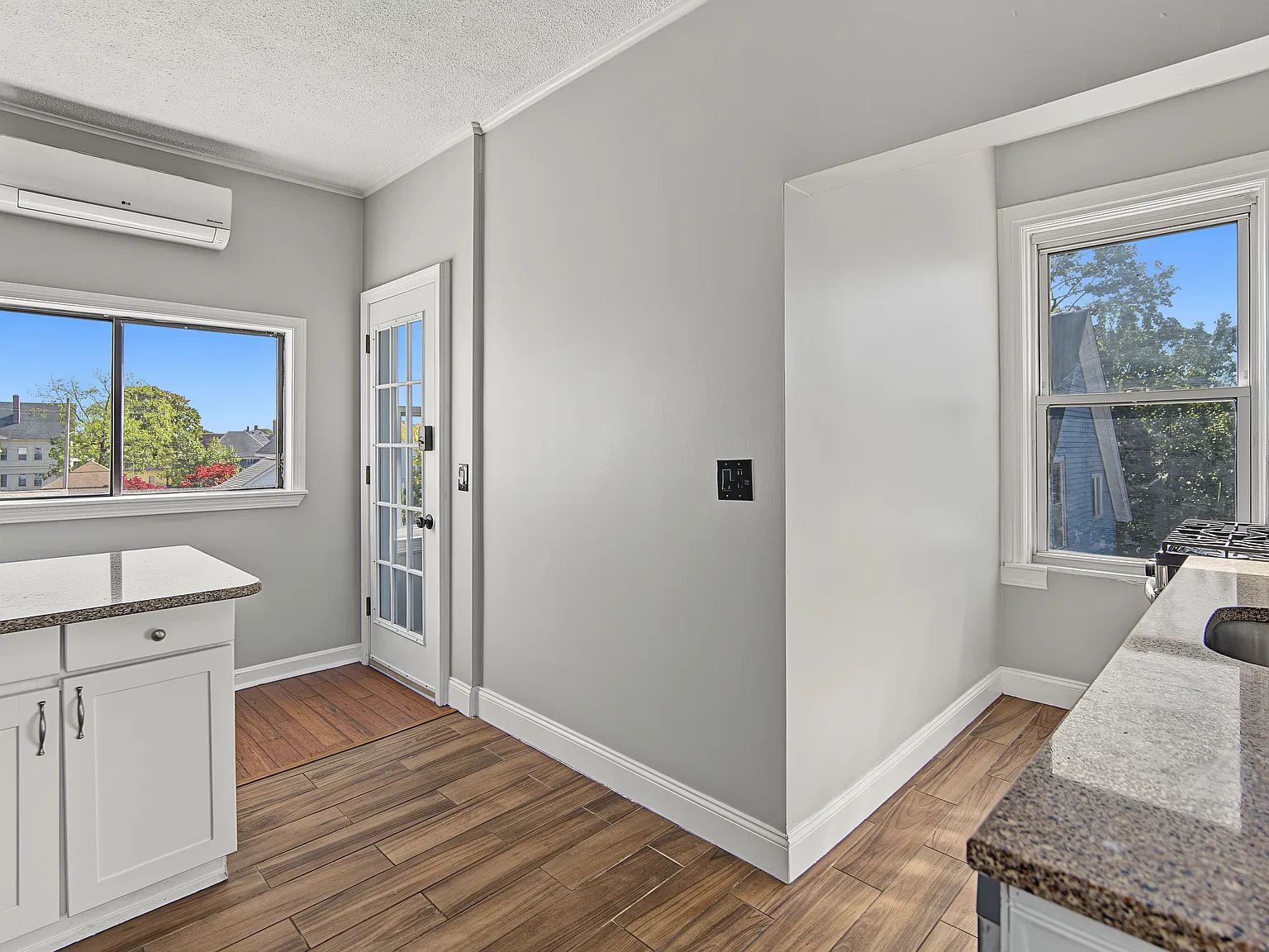 4 bed, 1800 sqft, $2,900 — Photo 3