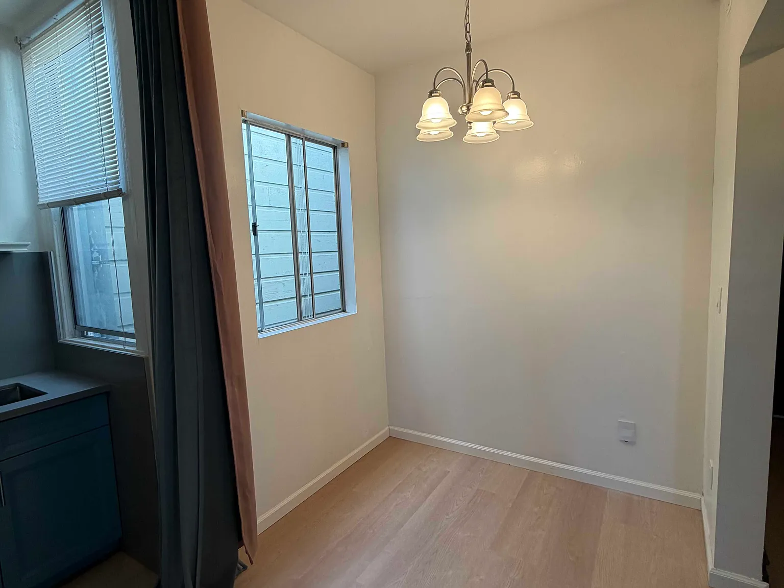 2 bed, 1.0 bath, 900 sqft, $4,900 — Photo 3