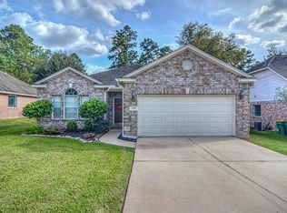 225 Maple Ln, Conroe, TX 77304