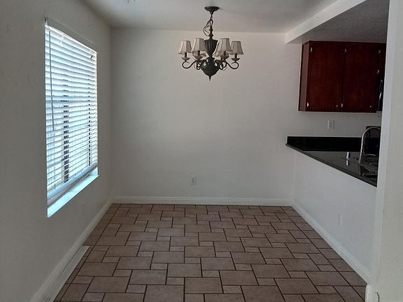 4th image of 427 Almond Dr