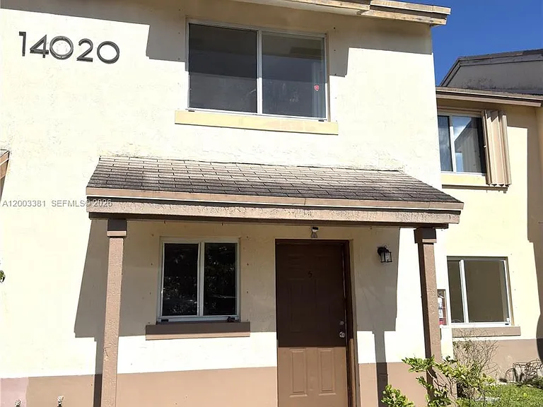 14020 NE 3rd Ct #5 — Photo 1