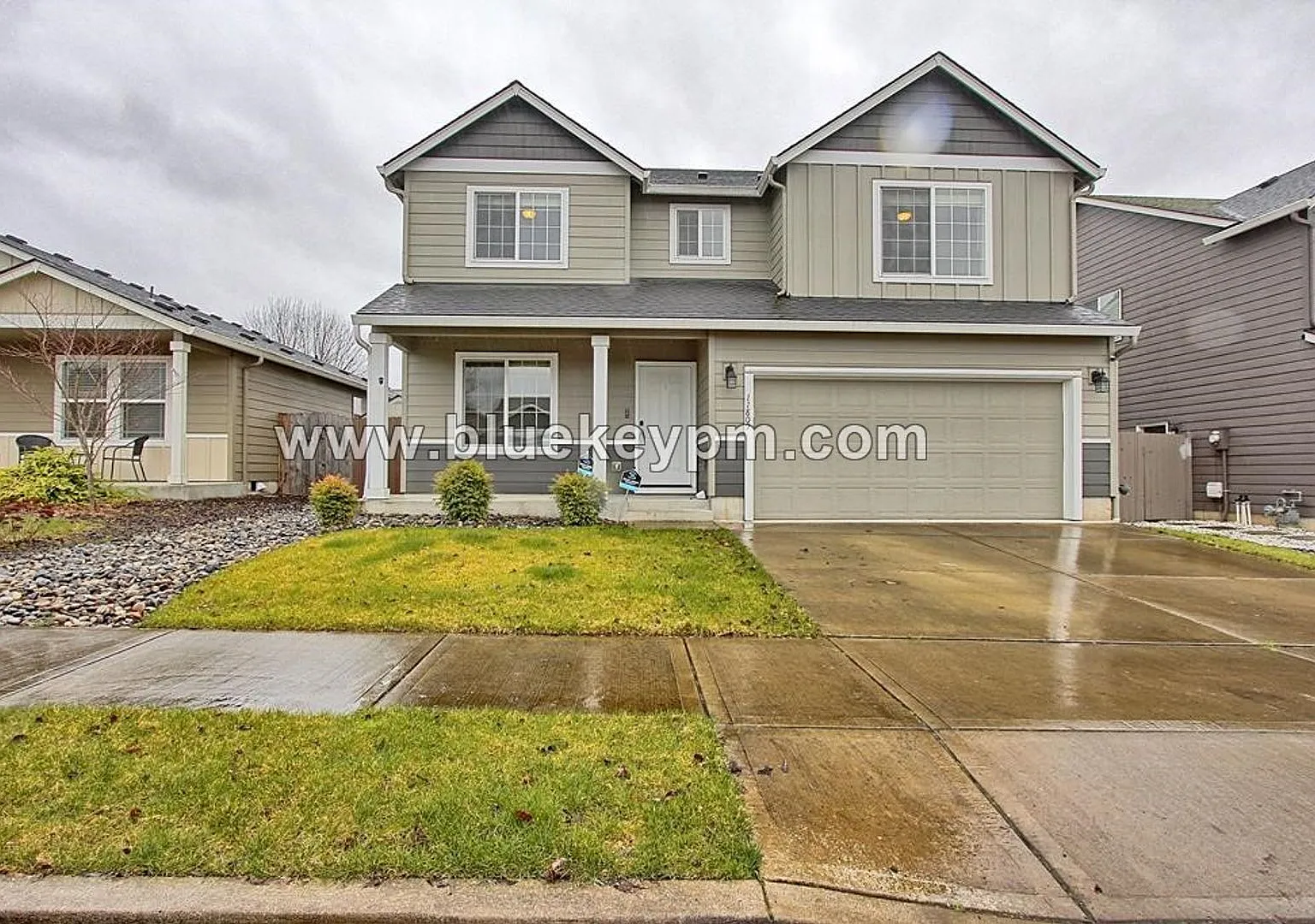 4 Bed, 2.5 Bath with Office/Den and 2 Car Garage in Orchards Fountain Village — Photo 1