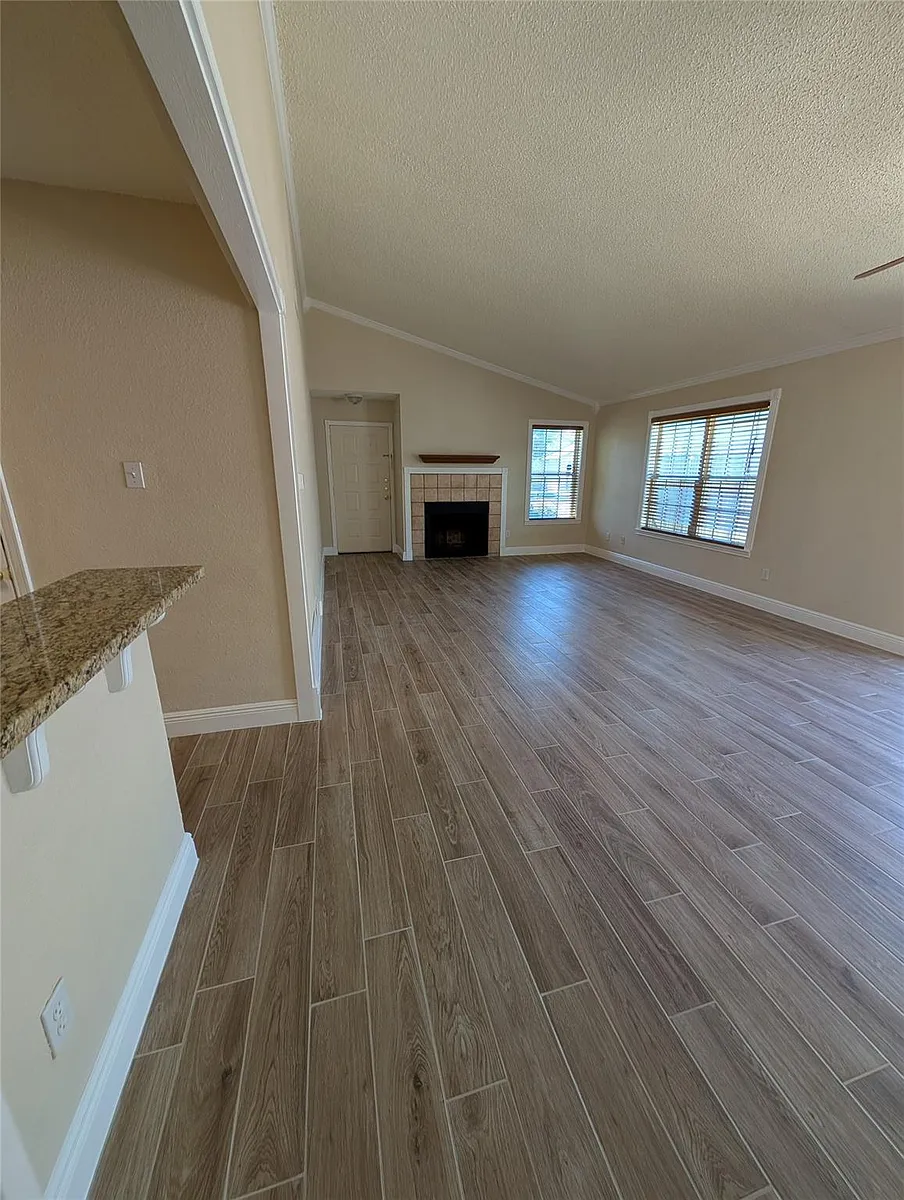 Building Photo - 5914 Green Acres