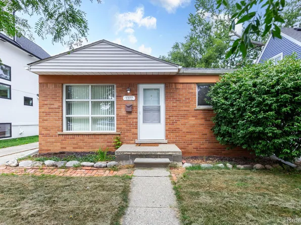 1377 Chapin Ave, Birmingham, MI 48009