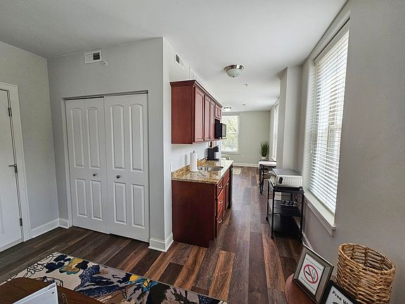 5th image of 17 E University Ave APT 300