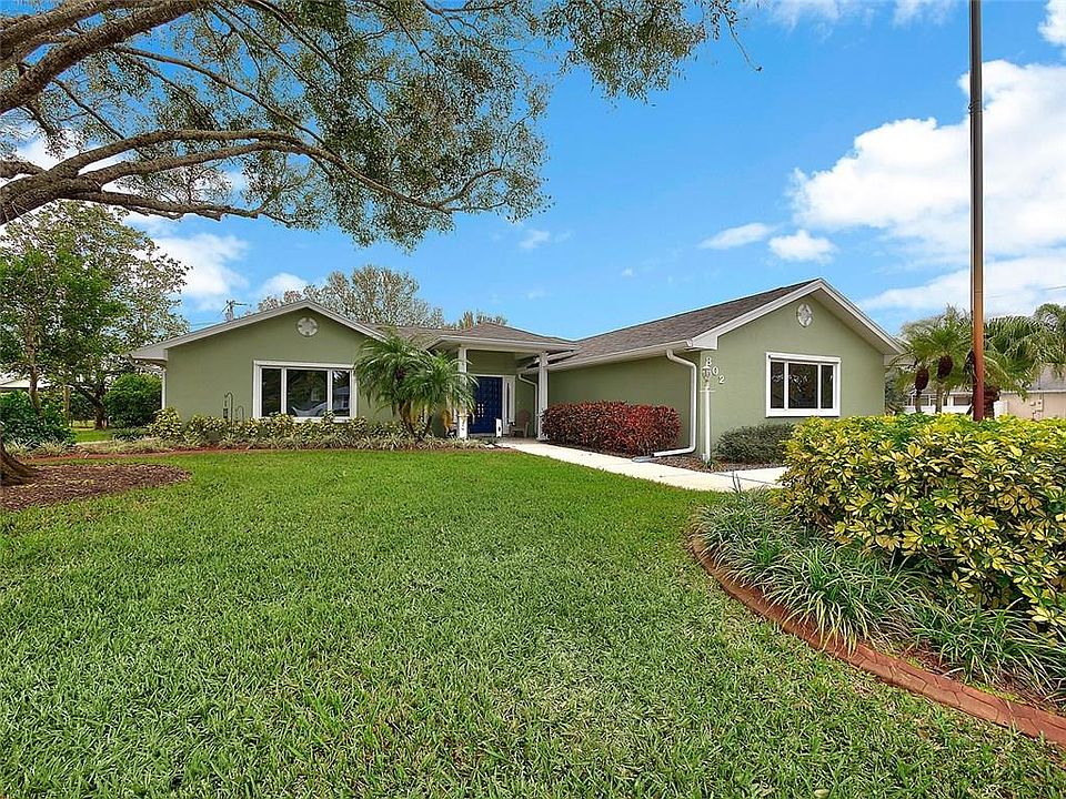1st image of 802 SE Starflower Ave